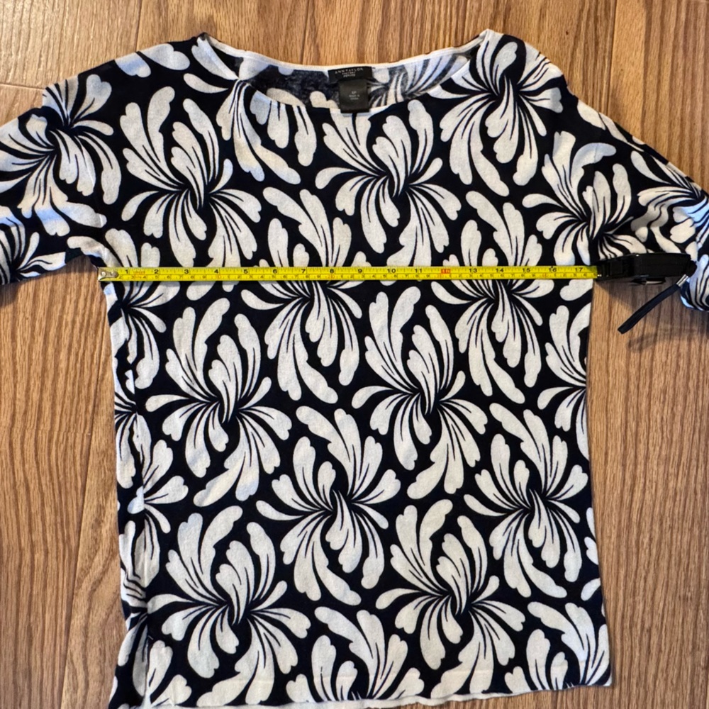 Ann Taylor Factory – Size Small Petite and that bold navy + ivory print